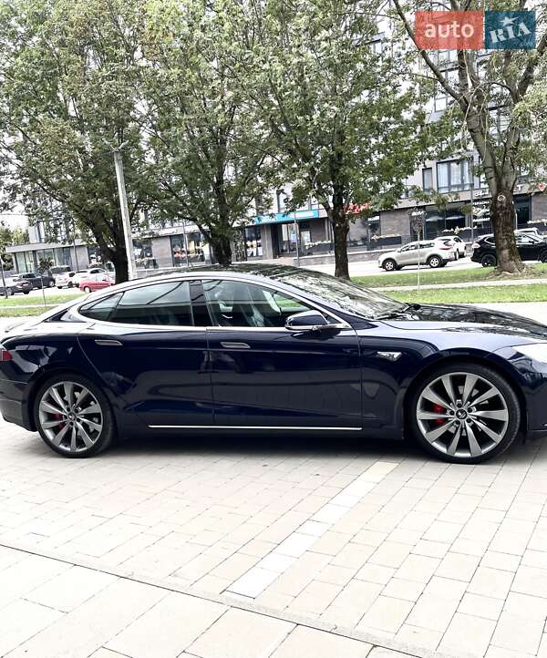 Лифтбек Tesla Model S 2014 в Ужгороде