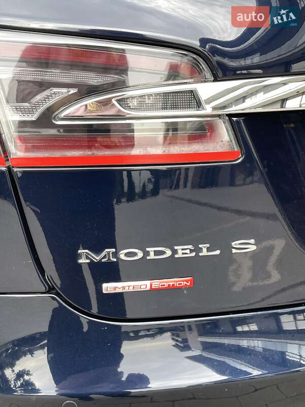 Лифтбек Tesla Model S 2014 в Ужгороде