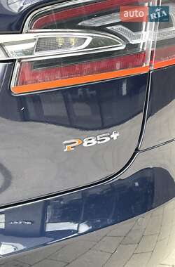 Ліфтбек Tesla Model S 2014 в Ужгороді