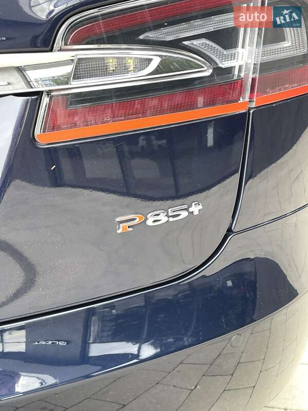 Лифтбек Tesla Model S 2014 в Ужгороде