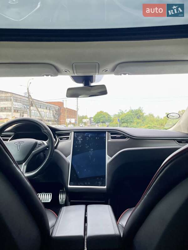 Лифтбек Tesla Model S 2014 в Ужгороде