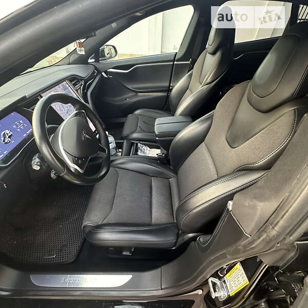 Ліфтбек Tesla Model S 2018 в Львові
