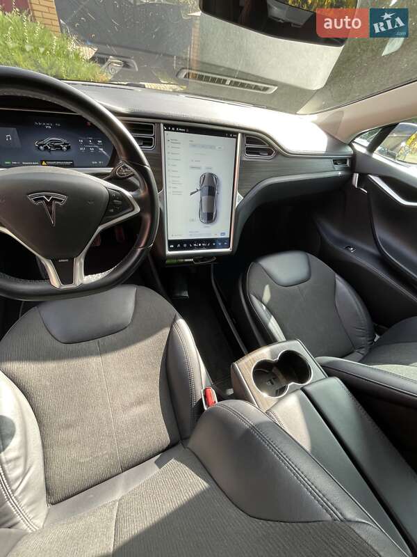 Лифтбек Tesla Model S 2014 в Жидачове