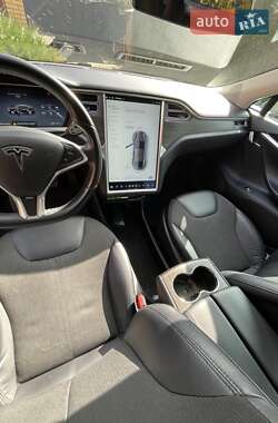Лифтбек Tesla Model S 2014 в 