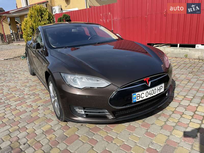 Лифтбек Tesla Model S 2014 в Жидачове