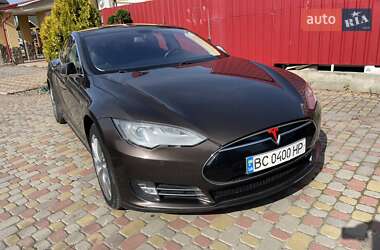 Лифтбек Tesla Model S 2014 в 