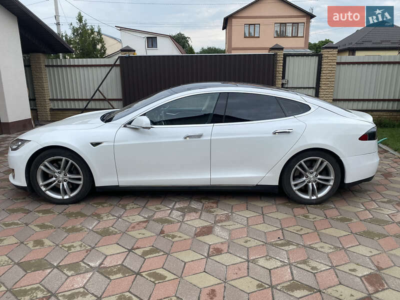 Лифтбек Tesla Model S 2013 в Киеве