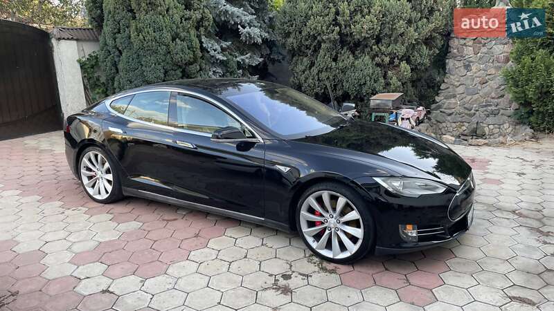 Tesla Model S 2014