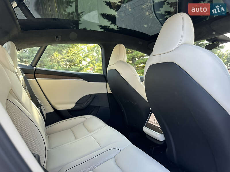 Лифтбек Tesla Model S 2022 в Одессе