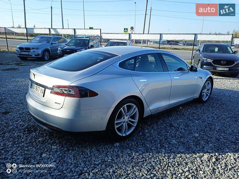 Лифтбек Tesla Model S 2015 в Тернополе