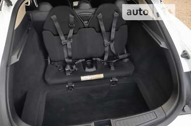 Лифтбек Tesla Model S 2013 в 