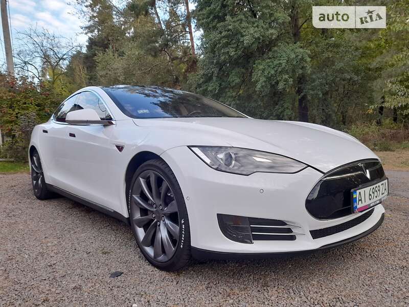 Лифтбек Tesla Model S 2013 в Киеве