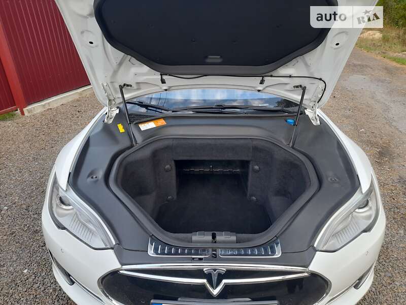 Лифтбек Tesla Model S 2013 в Киеве