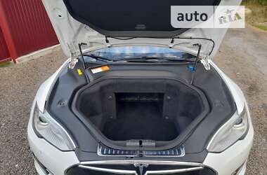 Лифтбек Tesla Model S 2013 в 