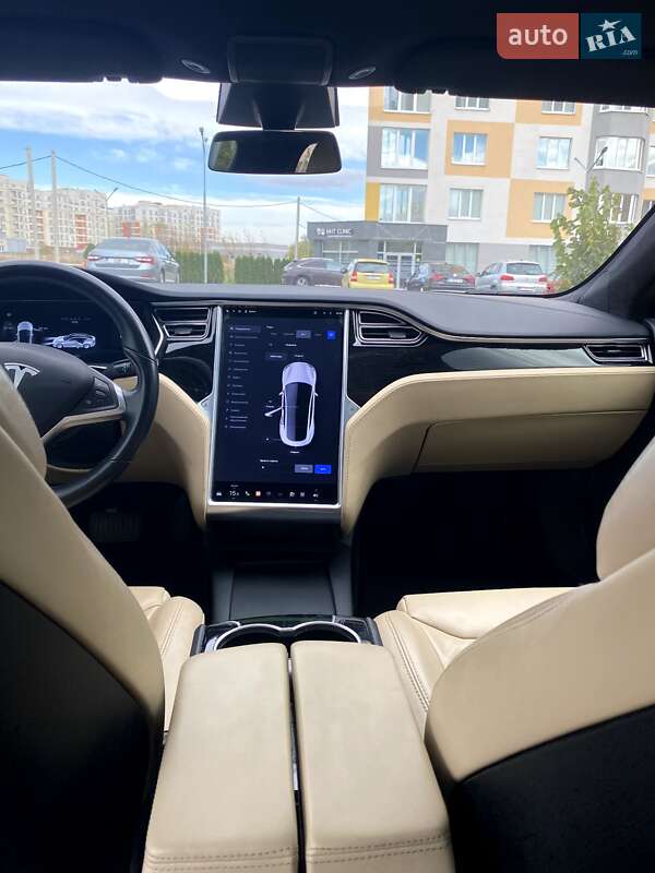 Ліфтбек Tesla Model S 2017 в Одесі
