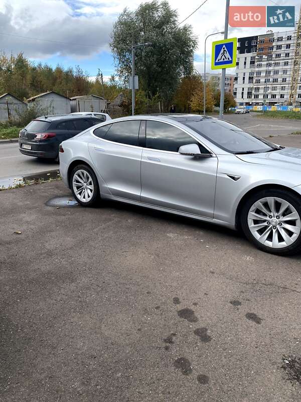 Ліфтбек Tesla Model S 2017 в Одесі