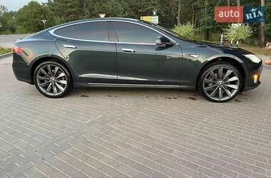 Лифтбек Tesla Model S 2014 в 