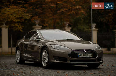 Лифтбек Tesla Model S 2016 в Днепре