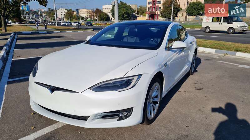 Лифтбек Tesla Model S 2017 в Харькове