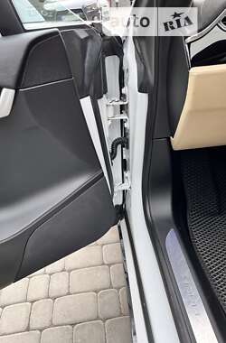 Лифтбек Tesla Model S 2015 в Ивано-Франковске