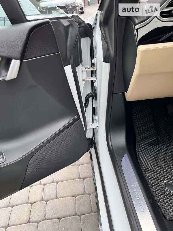 Ліфтбек Tesla Model S 2015 в Івано-Франківську фото 18 Ліфтбек Tesla Model S 2015 в Івано-Франківську