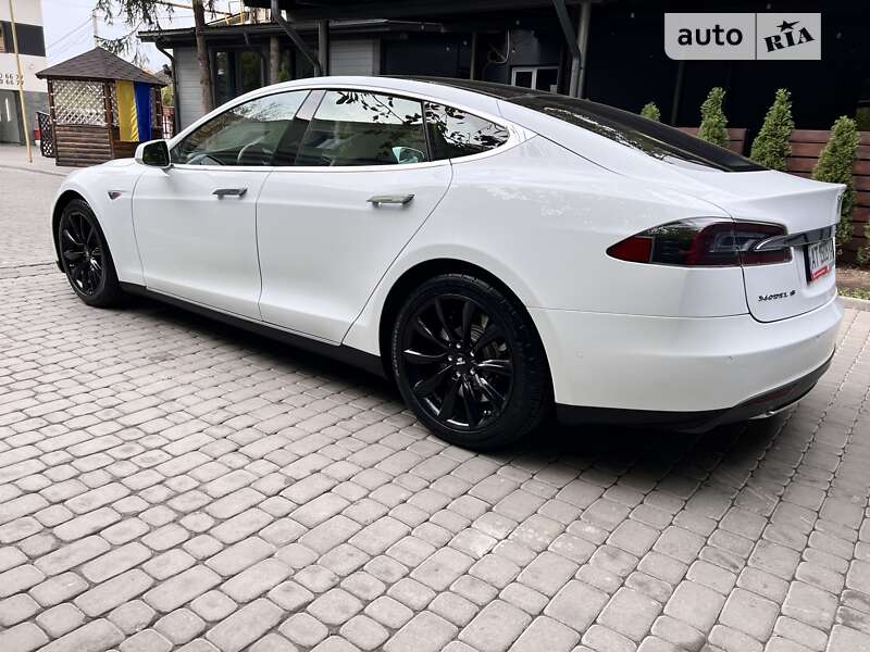 Ліфтбек Tesla Model S 2015 в Івано-Франківську фото 31 Ліфтбек Tesla Model S 2015 в Івано-Франківську