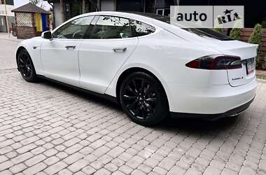 Ліфтбек Tesla Model S 2015 в Івано-Франківську