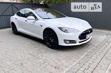 Лифтбек Tesla Model S 2015 в Ивано-Франковске