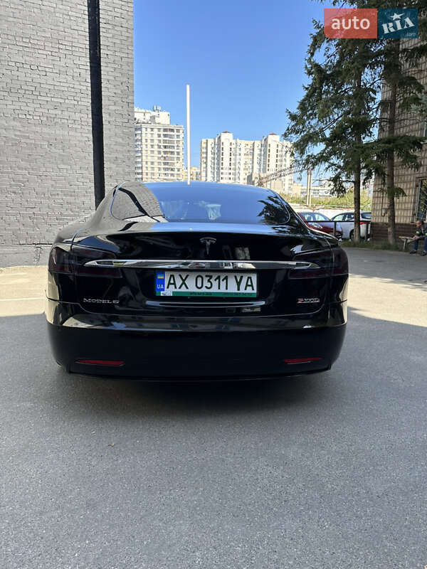 Лифтбек Tesla Model S 2019 в Харькове