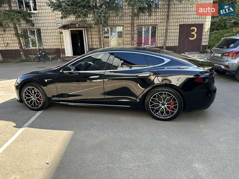 Лифтбек Tesla Model S 2019 в Харькове