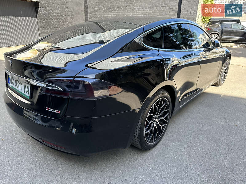 Лифтбек Tesla Model S 2019 в Харькове