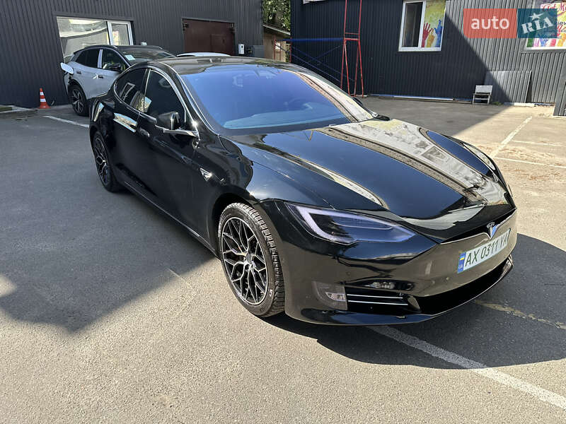 Лифтбек Tesla Model S 2019 в Харькове