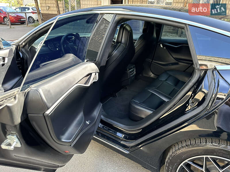 Лифтбек Tesla Model S 2019 в Харькове