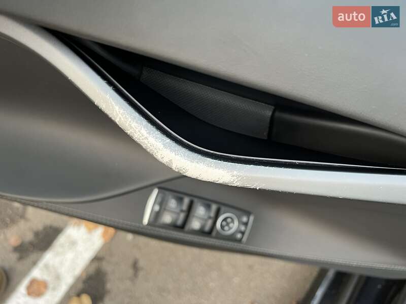 Лифтбек Tesla Model S 2018 в Киеве