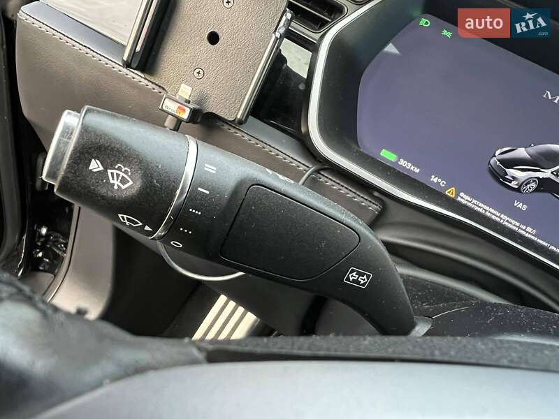 Лифтбек Tesla Model S 2018 в Киеве