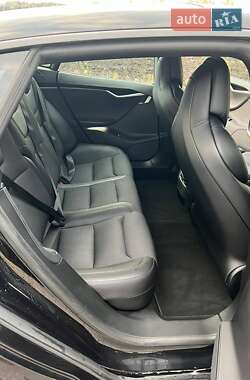 Лифтбек Tesla Model S 2018 в Киеве