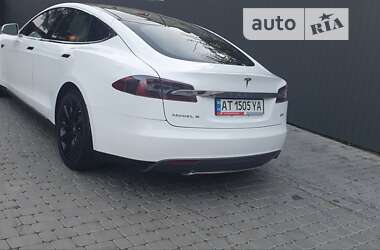 Лифтбек Tesla Model S 2015 в Ивано-Франковске