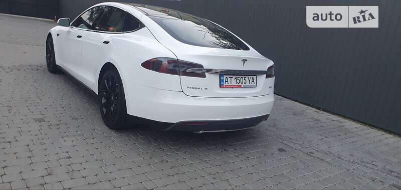 Ліфтбек Tesla Model S 2015 в Івано-Франківську фото 40 Ліфтбек Tesla Model S 2015 в Івано-Франківську