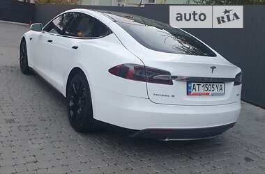 Лифтбек Tesla Model S 2015 в Ивано-Франковске