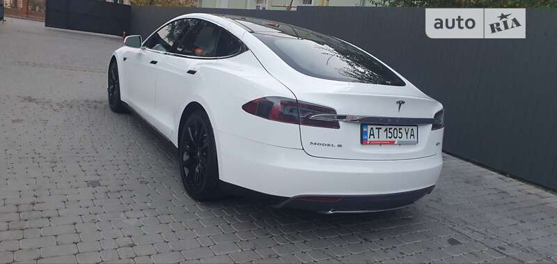 Ліфтбек Tesla Model S 2015 в Івано-Франківську фото 39 Ліфтбек Tesla Model S 2015 в Івано-Франківську