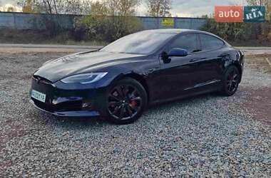Лифтбек Tesla Model S 2014 в 