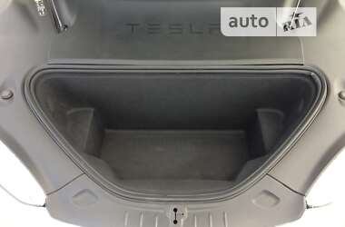 Лифтбек Tesla Model S 2017 в 