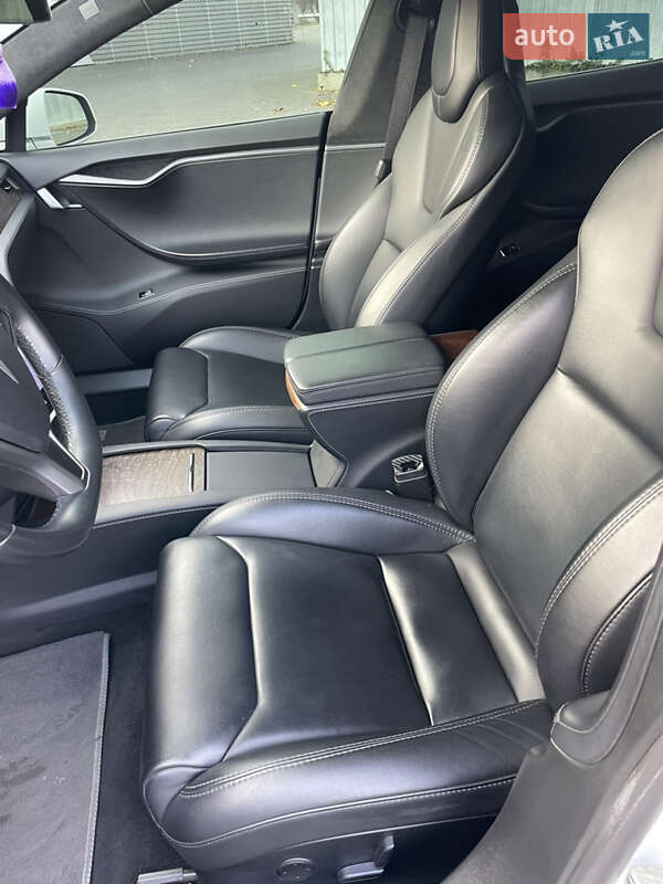 Лифтбек Tesla Model S 2018 в Харькове