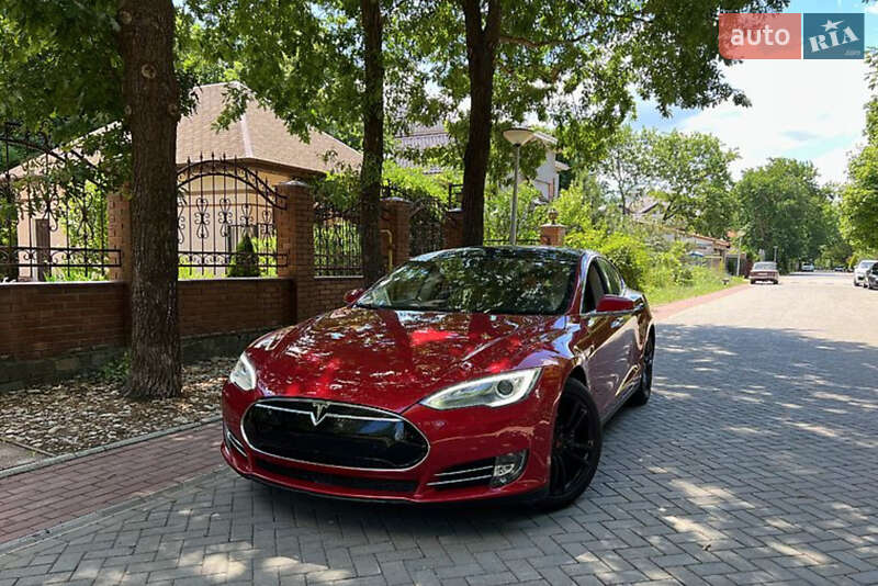 Лифтбек Tesla Model S 2014 в Киеве
