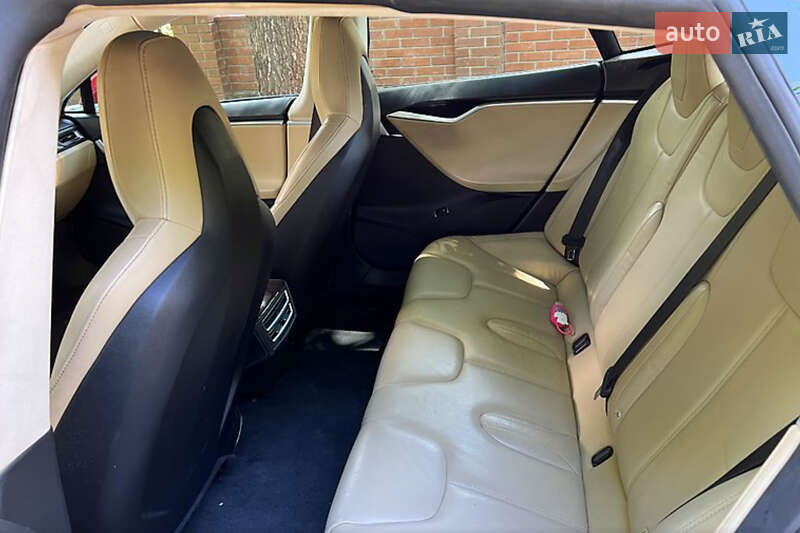 Лифтбек Tesla Model S 2014 в Киеве