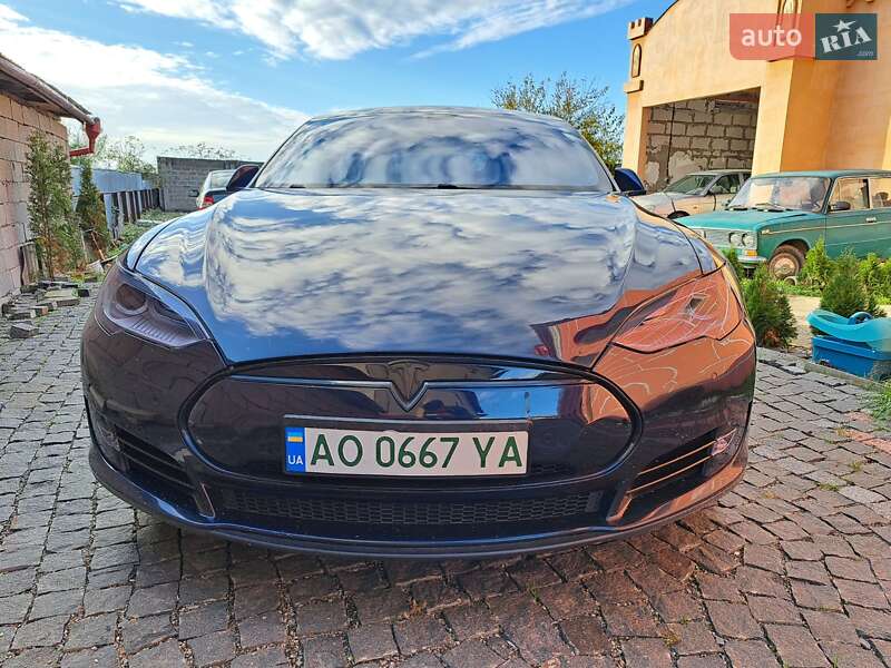 Лифтбек Tesla Model S 2014 в Берегово фото 2 Лифтбек Tesla Model S 2014 в Берегово