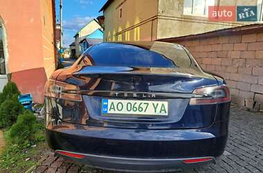 Ліфтбек Tesla Model S 2014 в Береговому