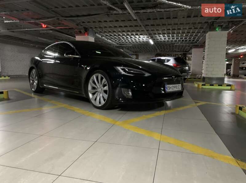 Ліфтбек Tesla Model S 2017 в Одесі