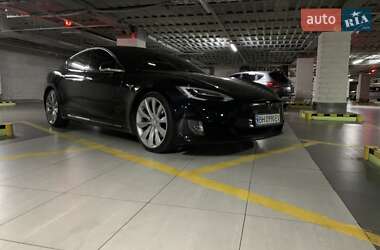 Лифтбек Tesla Model S 2017 в 