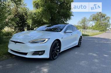 Ліфтбек Tesla Model S 2016 в Києві